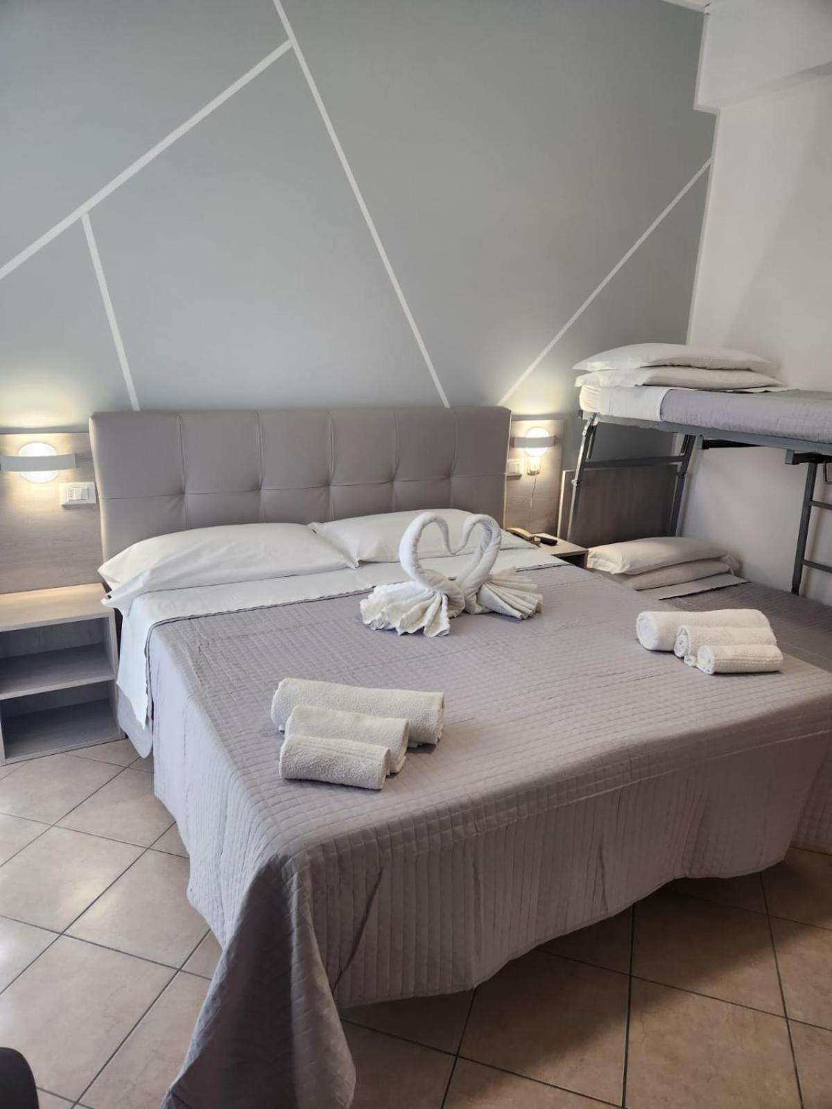 רימיני Hotel Liu מראה חיצוני תמונה
